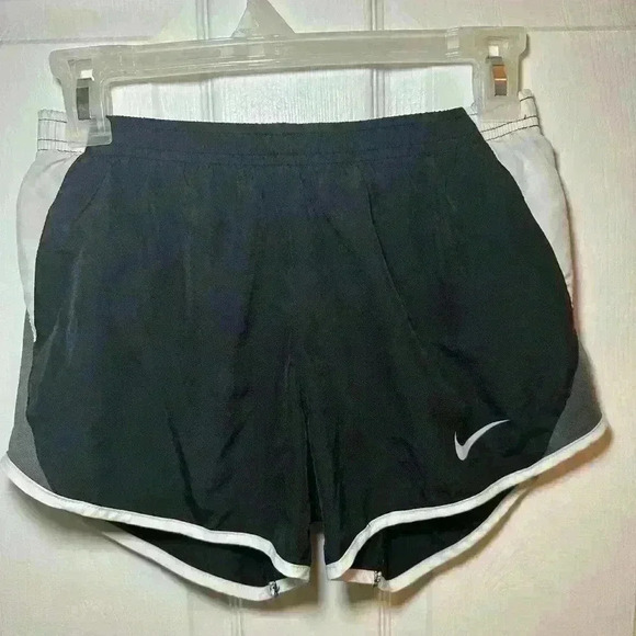 Nike Dri Fit Lined Shorts Black White Athletic Running Exercise Shorts Size XS - Picture 1 of 4